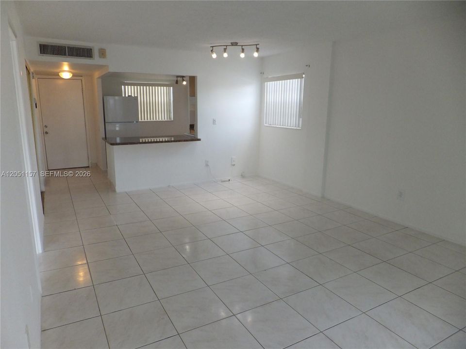 В аренду: $1,650 (1 спален, 1 ванн, 750 Квадратных фут)