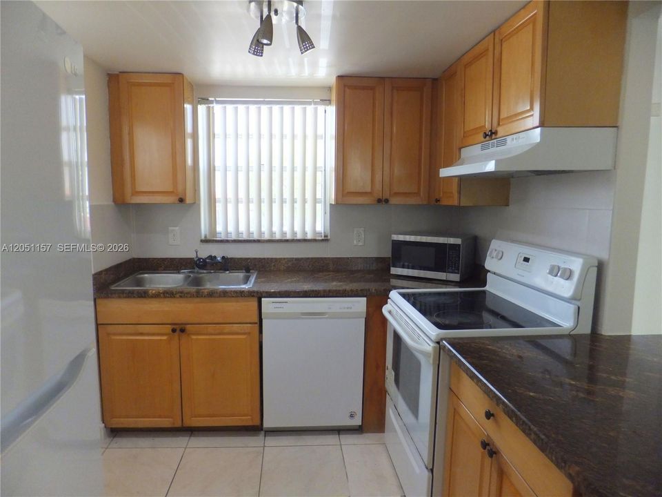 В аренду: $1,650 (1 спален, 1 ванн, 750 Квадратных фут)