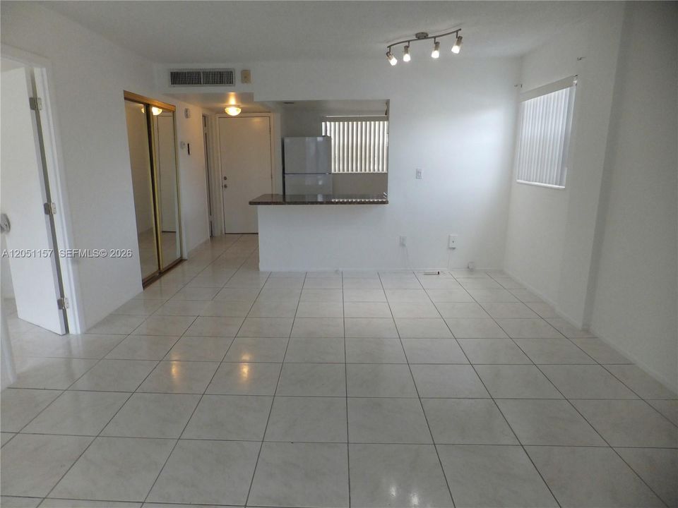 В аренду: $1,650 (1 спален, 1 ванн, 750 Квадратных фут)