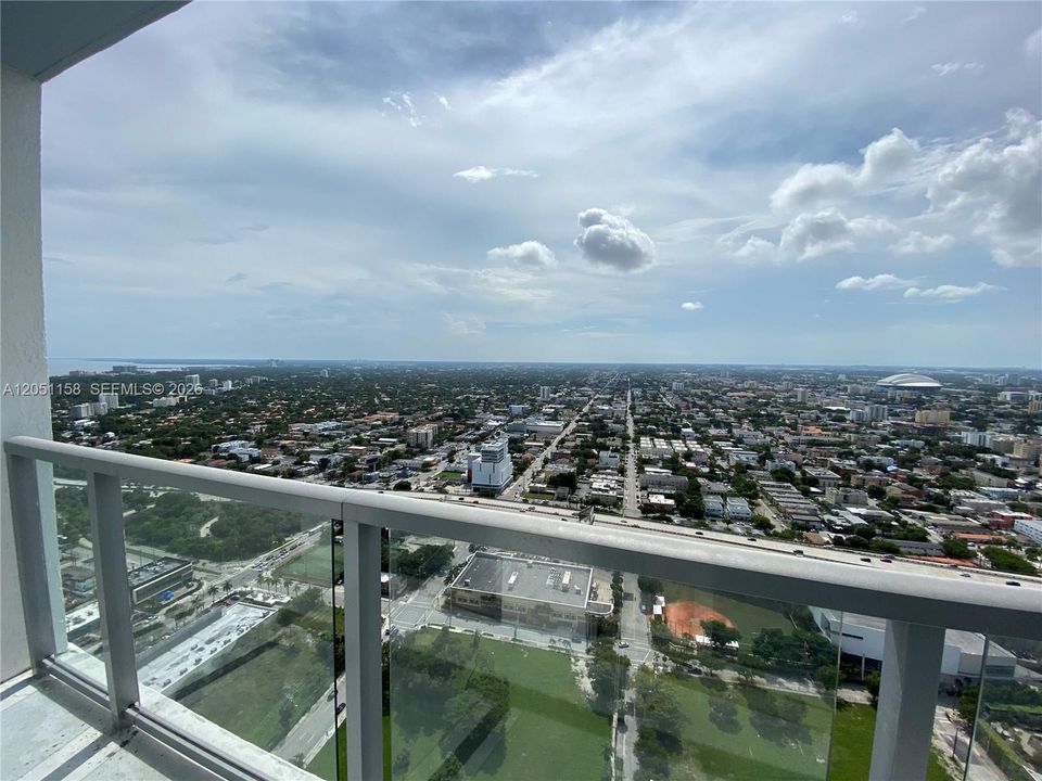 For Rent: $2,500 (0 beds, 1 baths, 580 Square Feet)