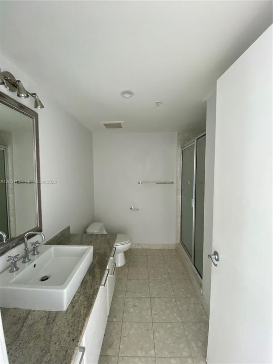For Rent: $2,500 (0 beds, 1 baths, 580 Square Feet)