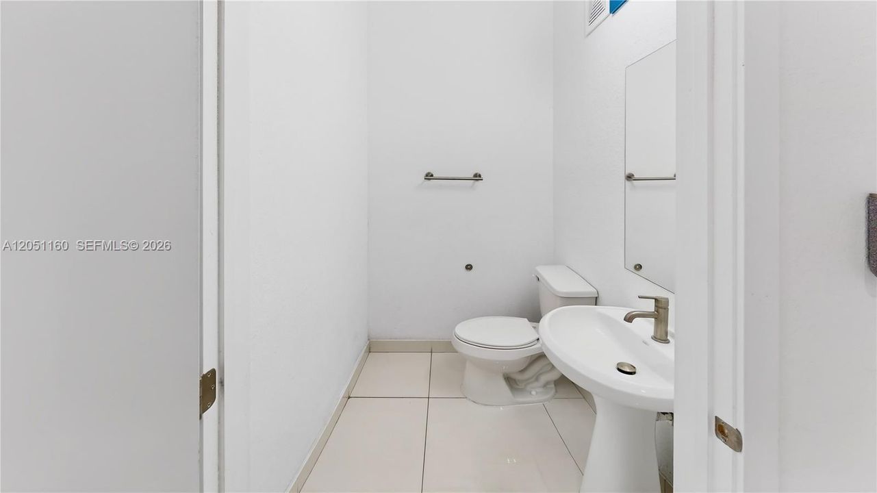 На продажу: $477,000 (5 спален, 4 ванн, 1902 Квадратных фут)