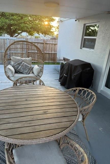 En Venta: $514,900 (3 camas, 2 baños, 1255 Pies cuadrados)