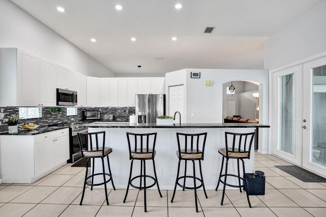 5886 Bay Hill Cir - 36