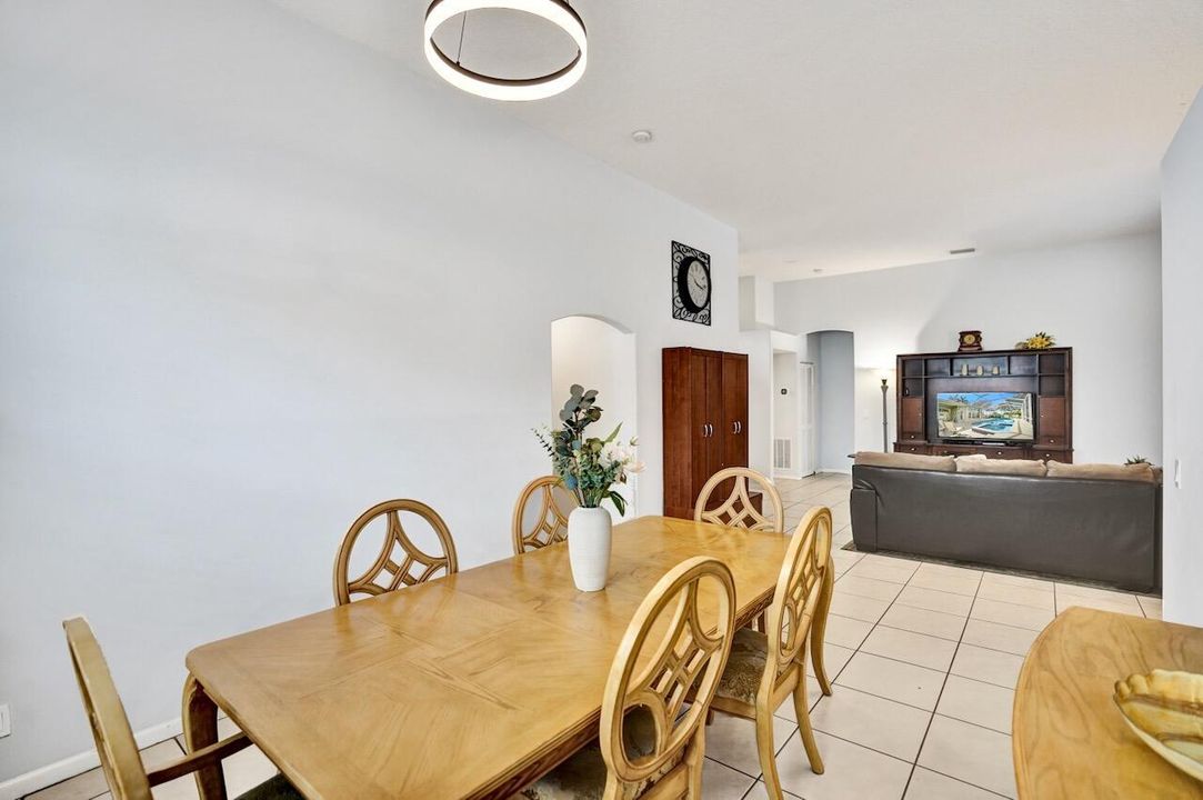 5886 Bay Hill Cir - 7