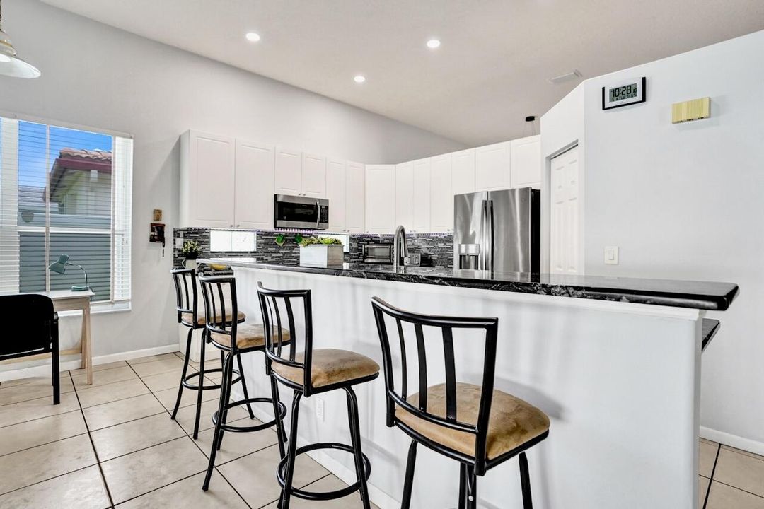 5886 Bay Hill Cir - 31