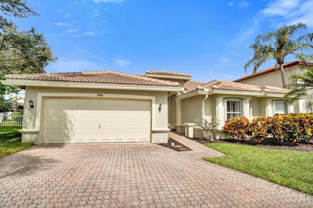 5886 Bay Hill Cir - 65