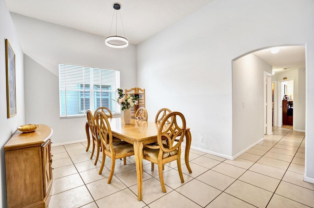 5886 Bay Hill Cir - 9