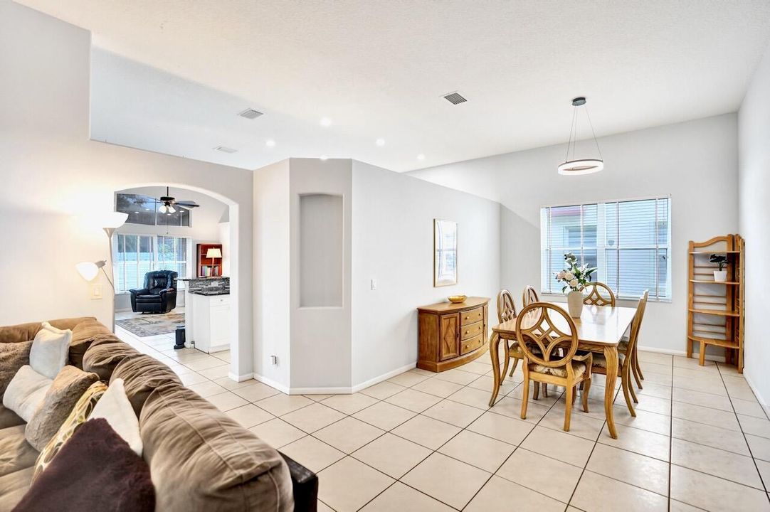 5886 Bay Hill Cir - 10