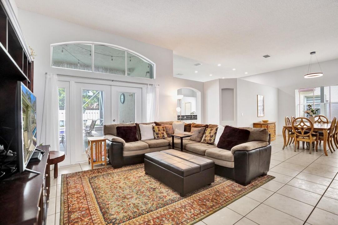 5886 Bay Hill Cir - 53
