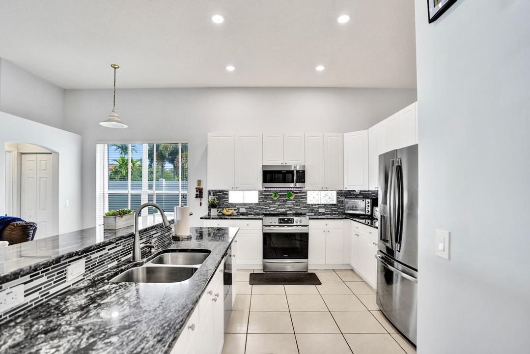 5886 Bay Hill Cir - 8