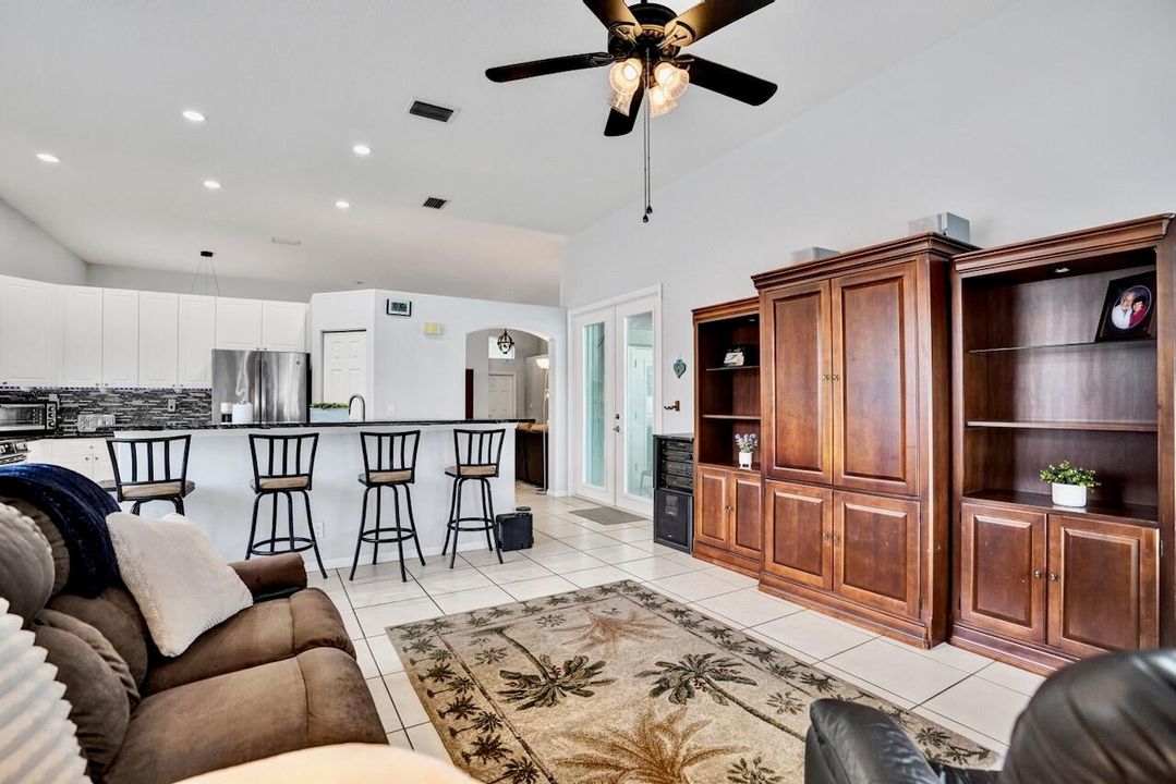 5886 Bay Hill Cir - 40