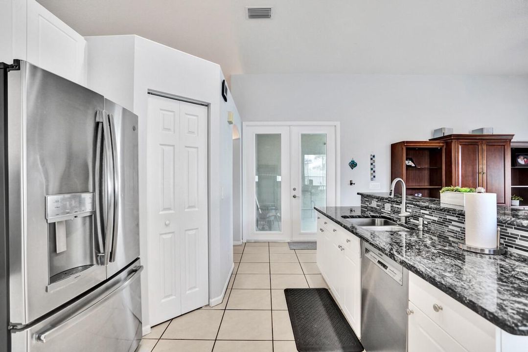 5886 Bay Hill Cir - 38
