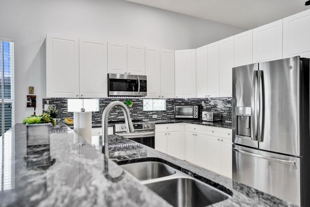 5886 Bay Hill Cir - 30