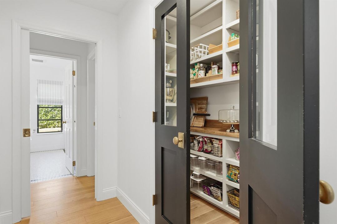 Fabulous Walk-in