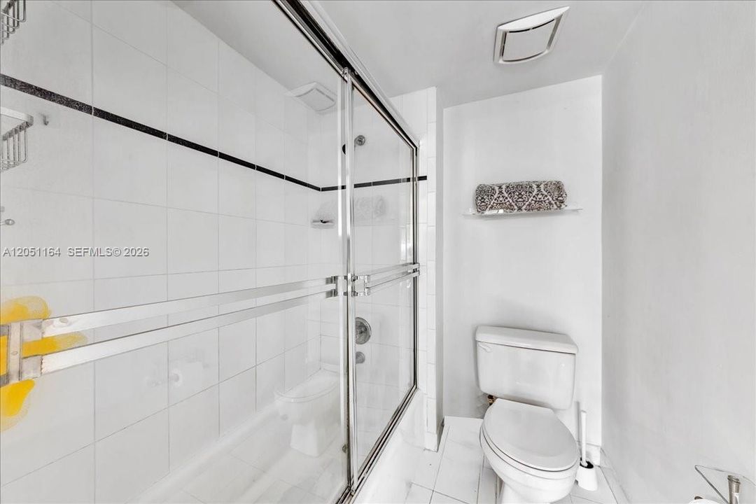 For Sale: $330,000 (2 beds, 2 baths, 1010 Square Feet)