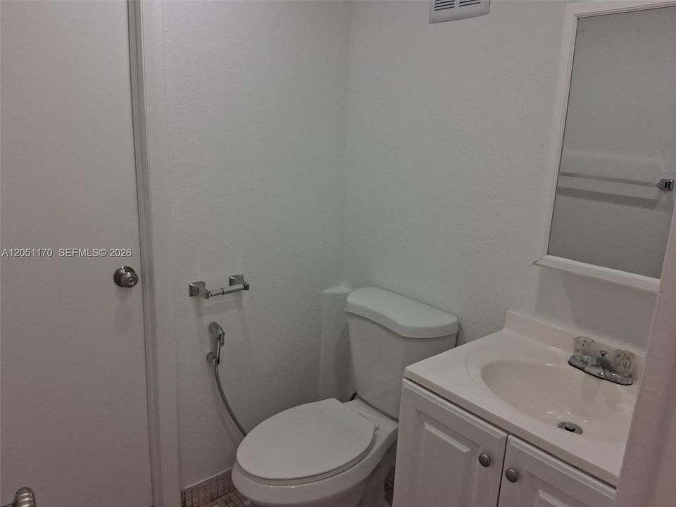 For Rent: $2,200 (2 beds, 1 baths, 780 Square Feet)