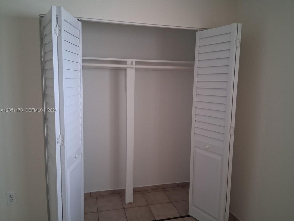 For Rent: $2,200 (2 beds, 1 baths, 780 Square Feet)