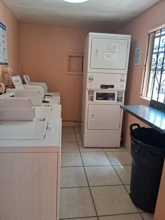 For Rent: $2,200 (2 beds, 1 baths, 780 Square Feet)