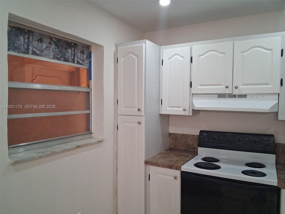 For Rent: $2,200 (2 beds, 1 baths, 780 Square Feet)