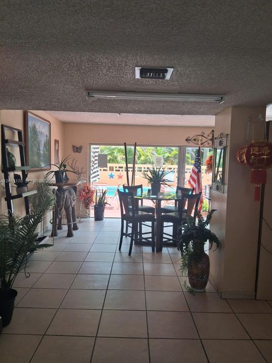 For Rent: $2,200 (2 beds, 1 baths, 780 Square Feet)