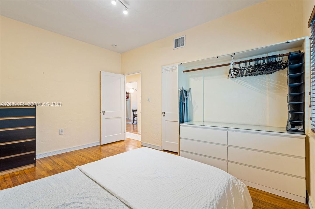 В аренду: $3,250 (2 спален, 1 ванн, 1253 Квадратных фут)