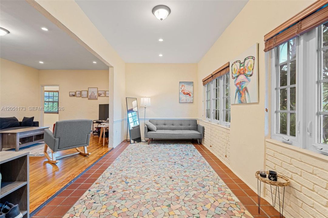 В аренду: $3,250 (2 спален, 1 ванн, 1253 Квадратных фут)
