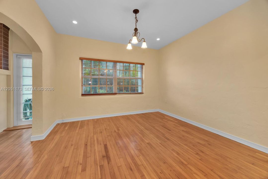 В аренду: $3,250 (2 спален, 1 ванн, 1253 Квадратных фут)