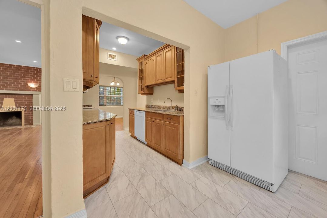 В аренду: $3,250 (2 спален, 1 ванн, 1253 Квадратных фут)