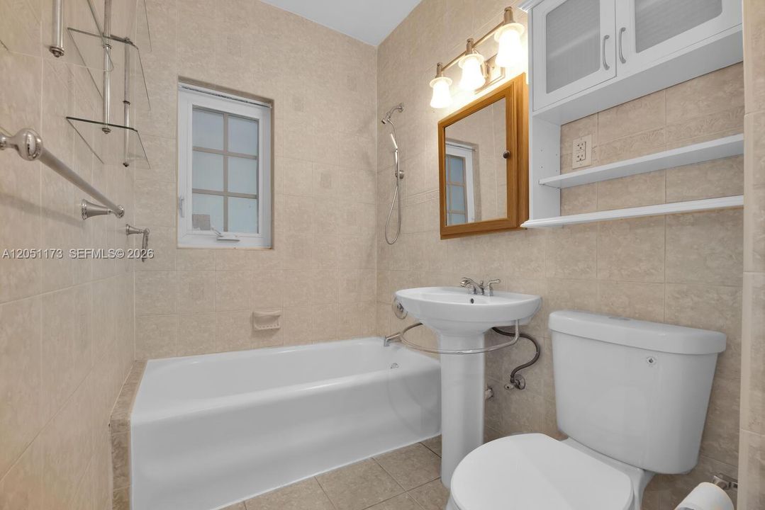 В аренду: $3,250 (2 спален, 1 ванн, 1253 Квадратных фут)