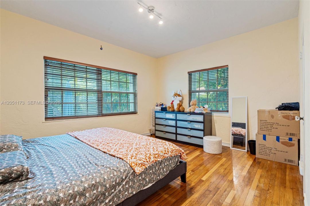В аренду: $3,250 (2 спален, 1 ванн, 1253 Квадратных фут)
