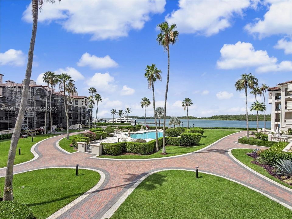 For Sale: $4,850,000 (3 beds, 3 baths, 2744 Square Feet)