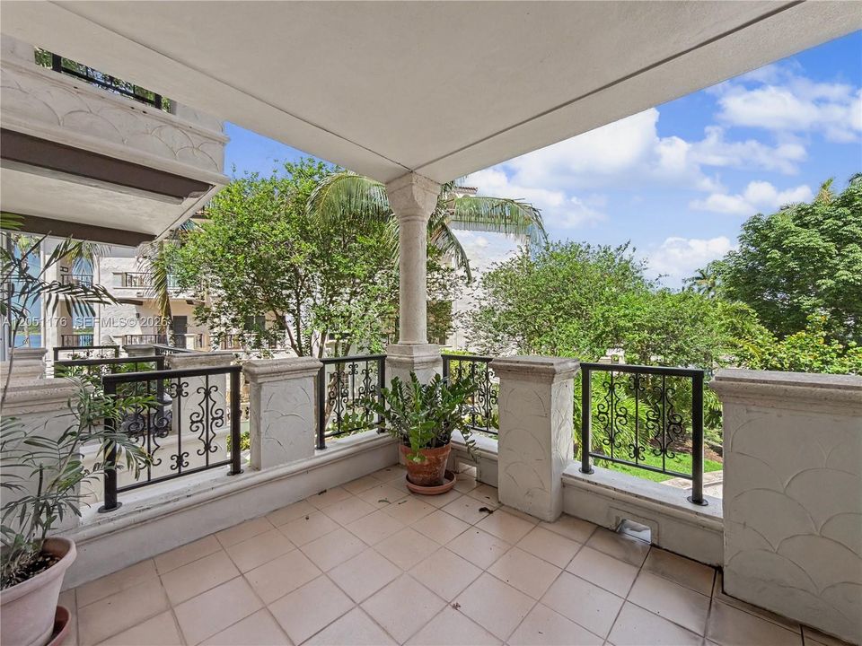 For Sale: $4,850,000 (3 beds, 3 baths, 2744 Square Feet)