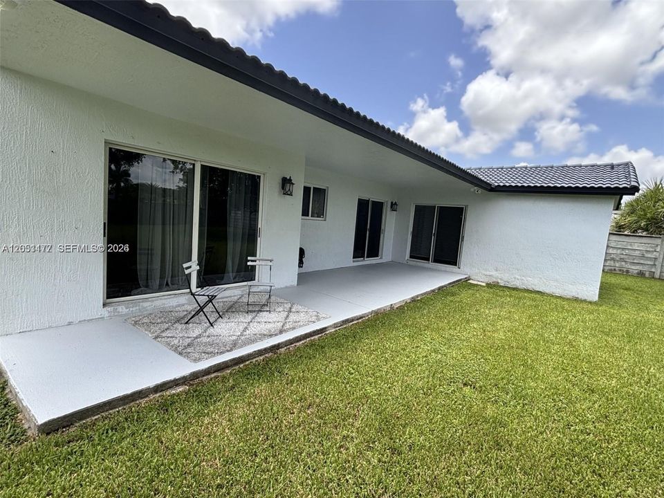 Active With Contract: $797,999 (4 beds, 2 baths, 1633 Square Feet)