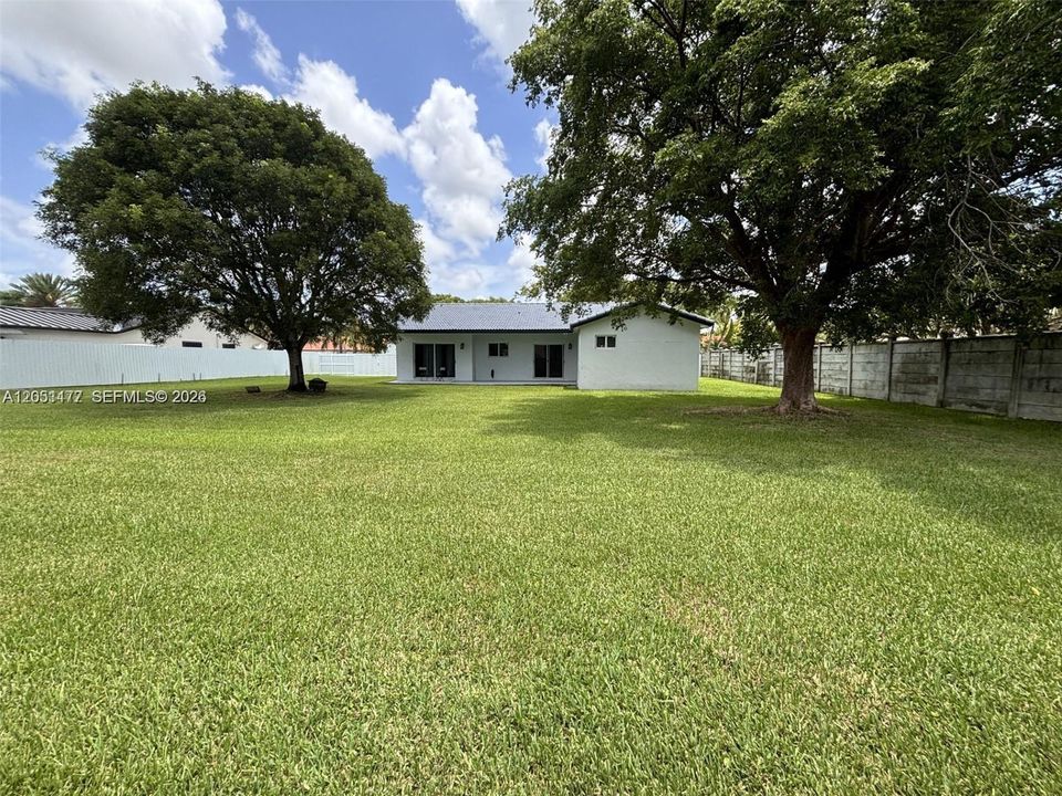 Active With Contract: $797,999 (4 beds, 2 baths, 1633 Square Feet)