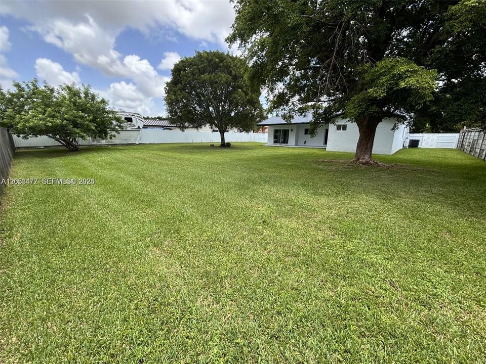 Active With Contract: $797,999 (4 beds, 2 baths, 1633 Square Feet)