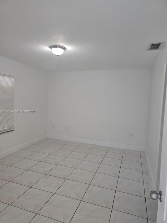 For Rent: $3,200 (3 beds, 2 baths, 1200 Square Feet)