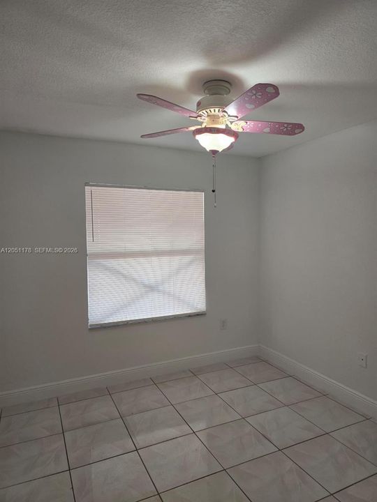 For Rent: $3,200 (3 beds, 2 baths, 1200 Square Feet)
