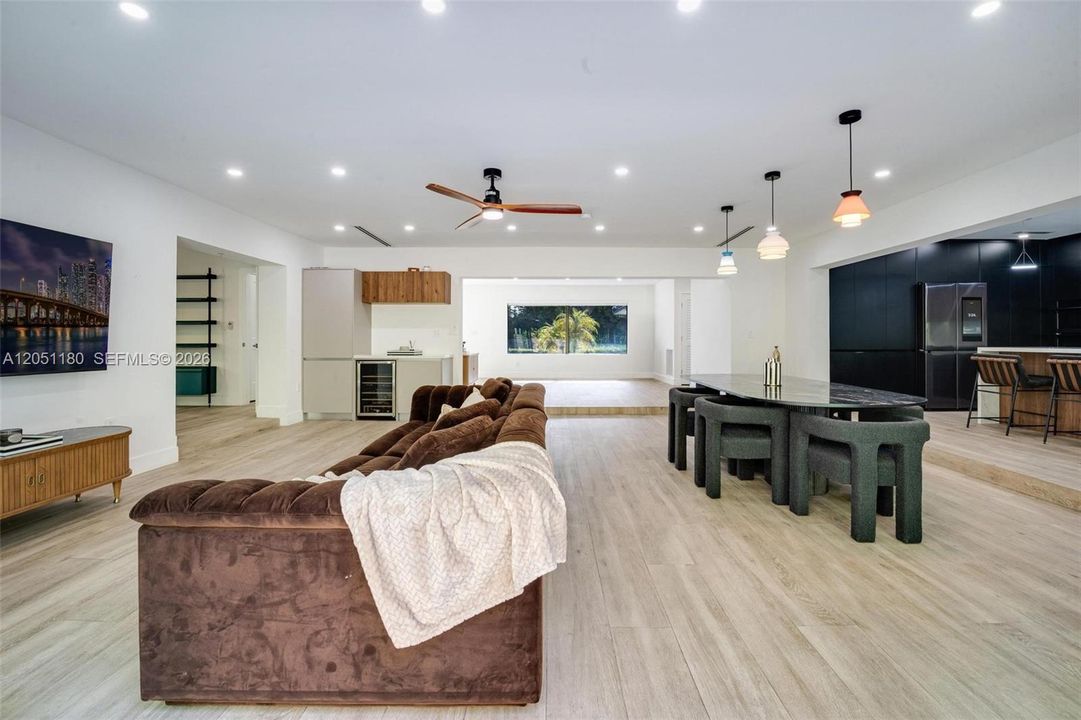 For Sale: $1,525,000 (3 beds, 3 baths, 2653 Square Feet)