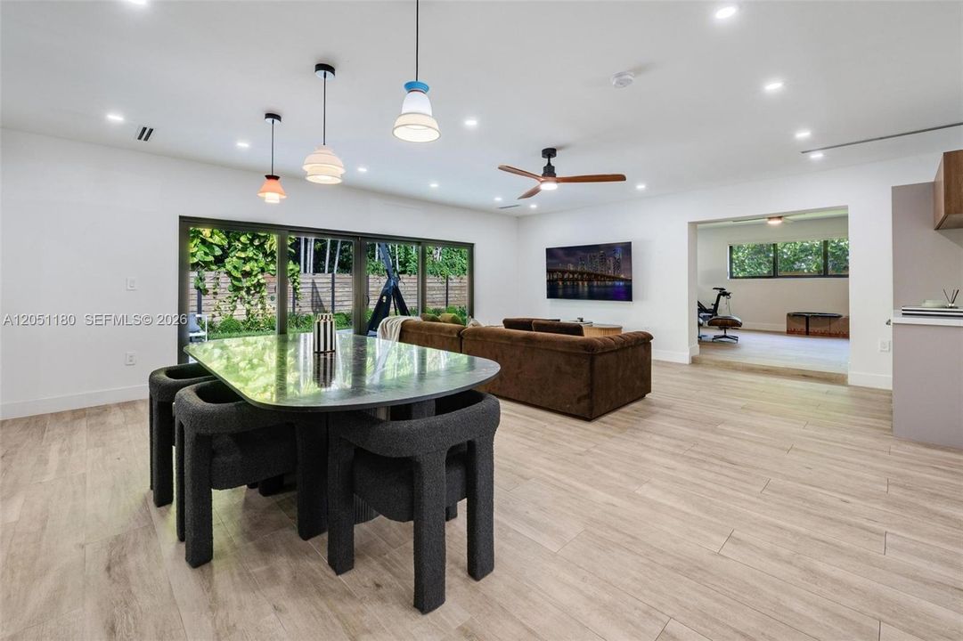 For Sale: $1,525,000 (3 beds, 3 baths, 2653 Square Feet)