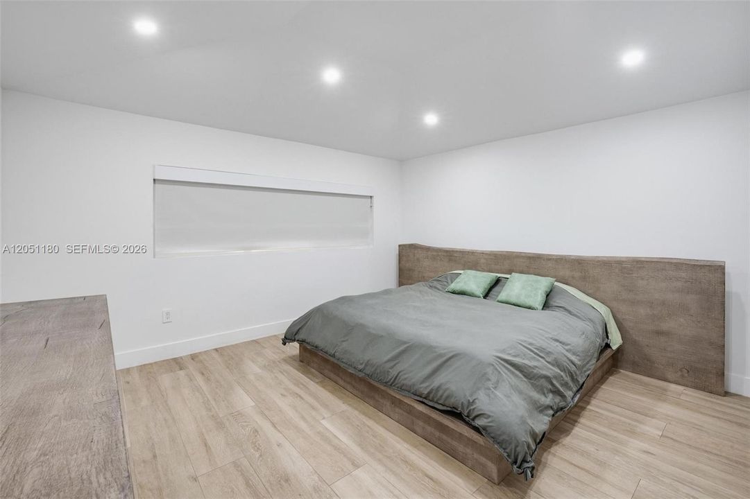 For Sale: $1,525,000 (3 beds, 3 baths, 2653 Square Feet)