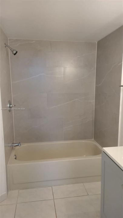 For Rent: $2,100 (2 beds, 2 baths, 890 Square Feet)
