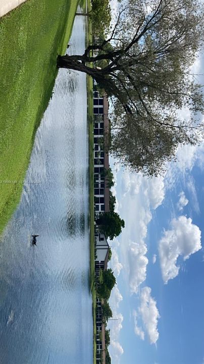 For Rent: $2,100 (2 beds, 2 baths, 890 Square Feet)