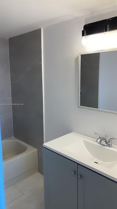 For Rent: $2,100 (2 beds, 2 baths, 890 Square Feet)