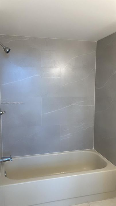 For Rent: $2,100 (2 beds, 2 baths, 890 Square Feet)