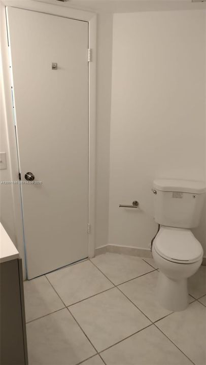 For Rent: $2,100 (2 beds, 2 baths, 890 Square Feet)