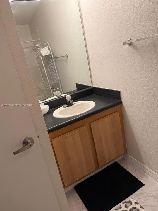 В аренду: $3,000 (3 спален, 2 ванн, 1182 Квадратных фут)