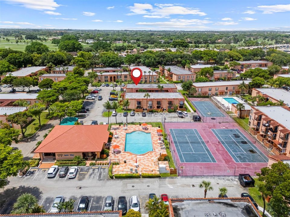For Sale: $235,000 (1 beds, 1 baths, 544 Square Feet)