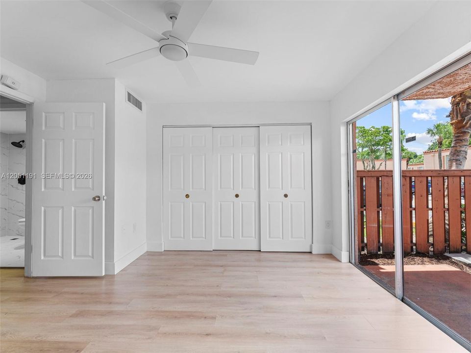 For Sale: $235,000 (1 beds, 1 baths, 544 Square Feet)
