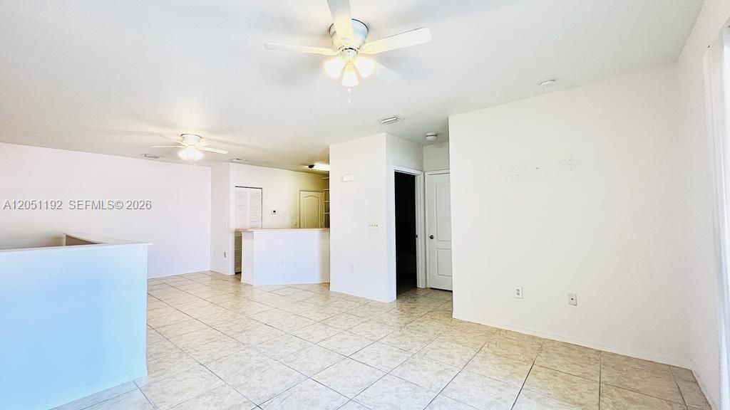 For Rent: $1,850 (1 beds, 1 baths, 875 Square Feet)